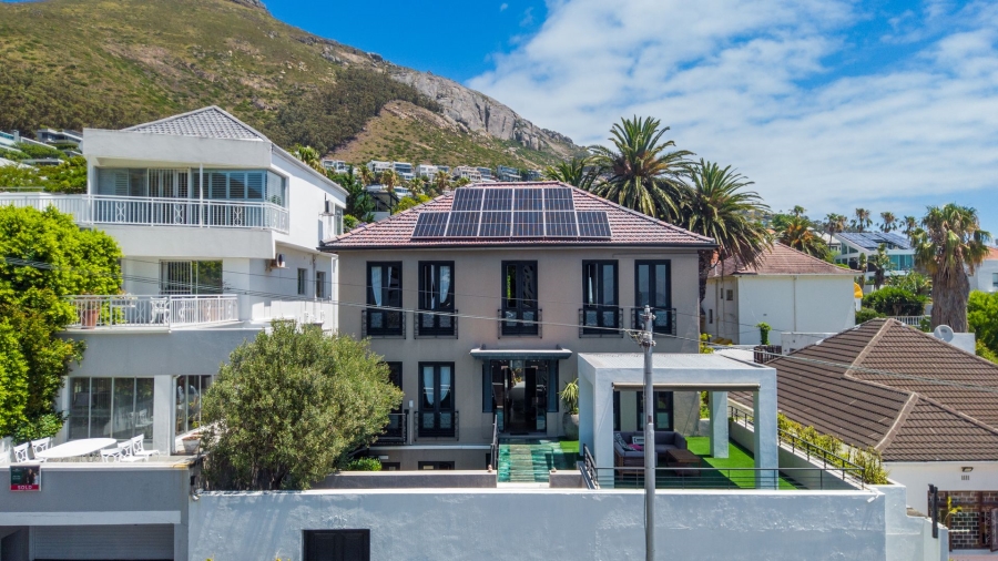 5 Bedroom Property for Sale in Fresnaye Western Cape